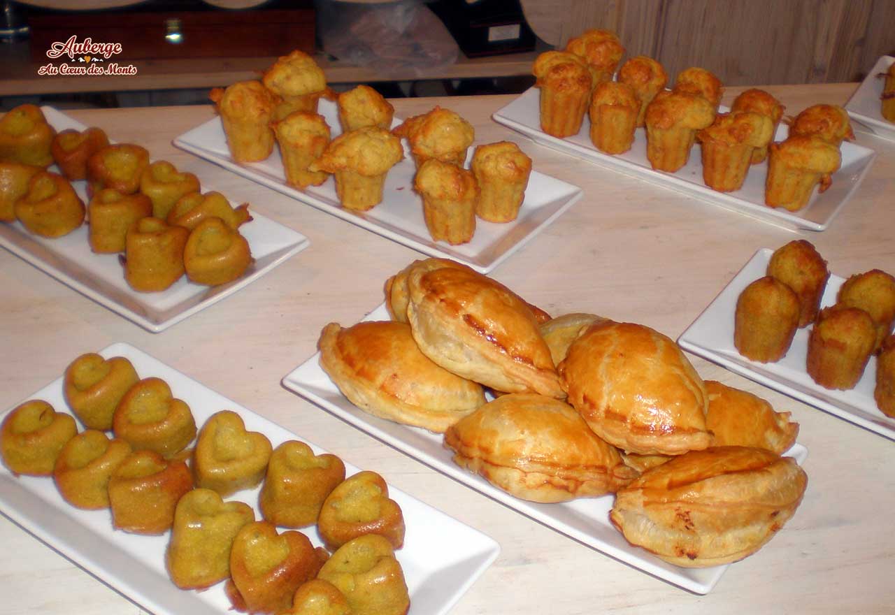 très souvent nous organisons des soirées avec musiciens en live pour animer le restaurant, soyez les bienvenus pour toutes vos fêtes 