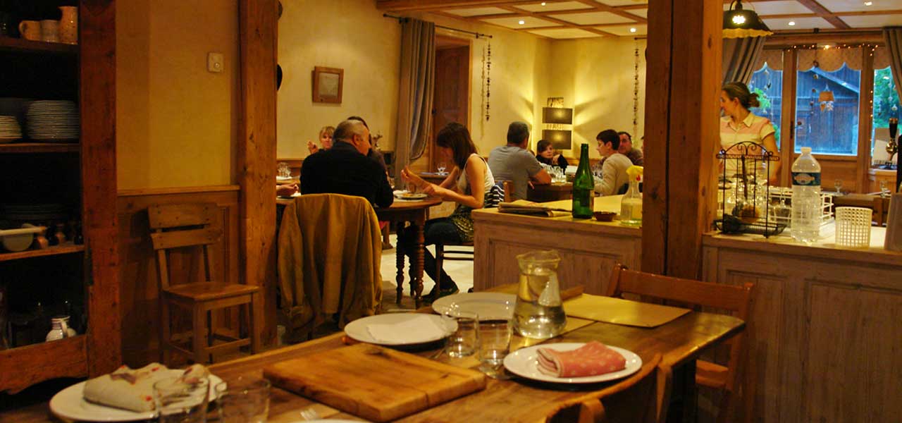 jolie auberge restaurant tout proche des stations de ski de la Clusaz et du Grand Bornand, cuisine rafinée et originale faites maison