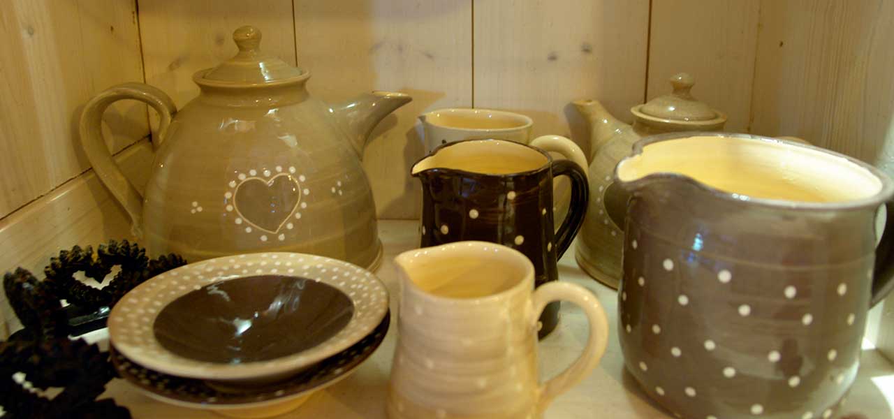 l'auberge au coeur des monts vous propose de manger des bons petits plats cuisinés maison dans un cadre original et très sympathique arvimedia